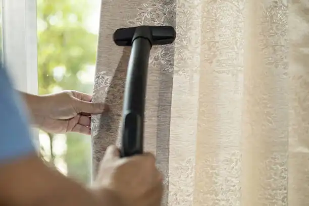 تنظيف الستائر لضمان بيئة "صحية"